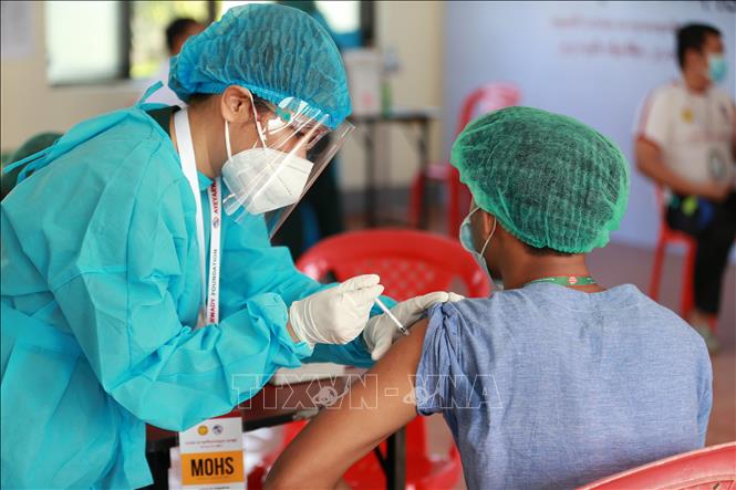 缅甸开始为12岁以上的学生群体接种新冠疫苗